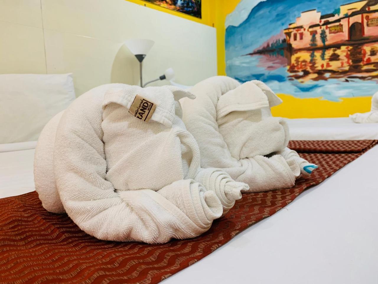 Guan Chao Yin Hotel Patong Екстериор снимка